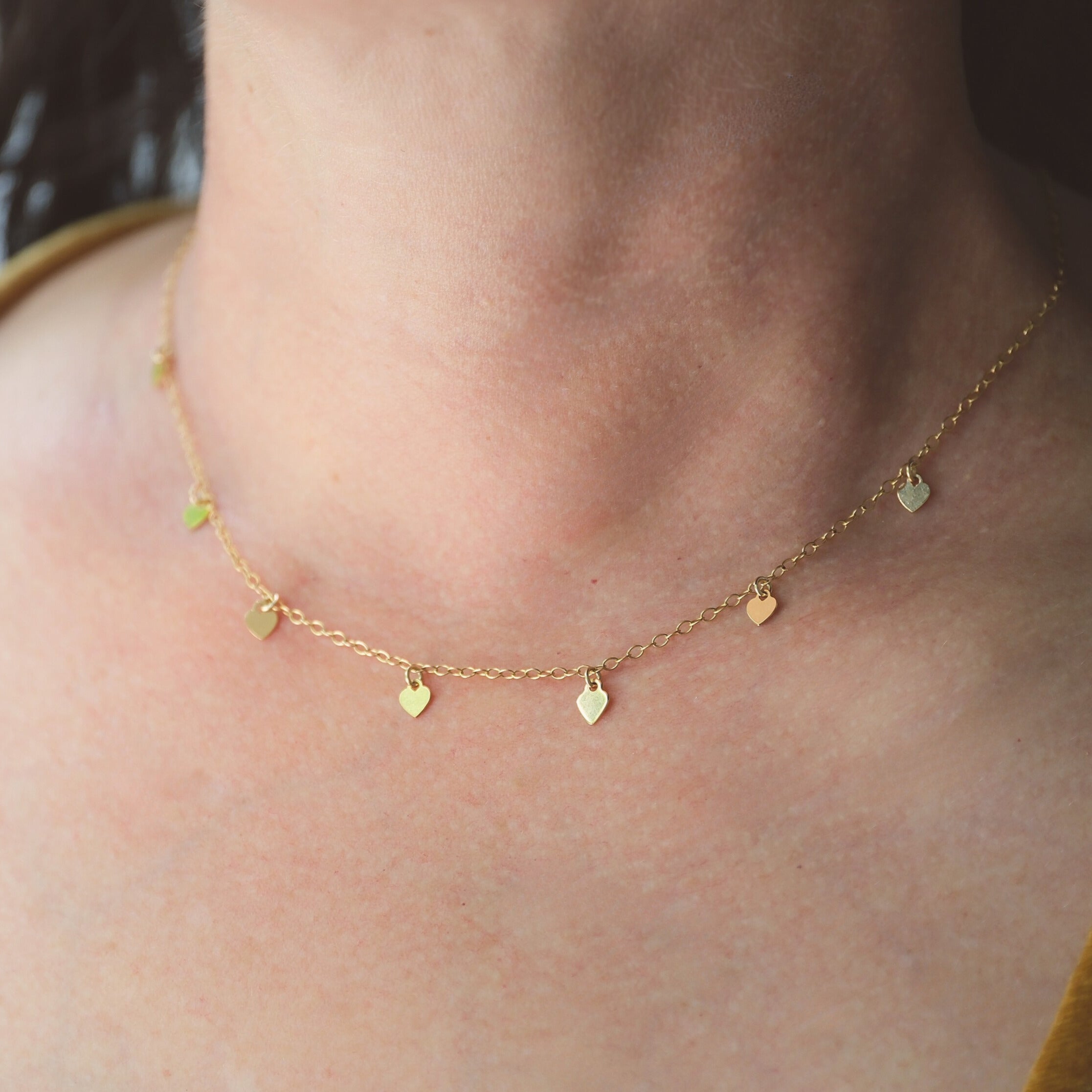 Gold dainty heart charm necklace